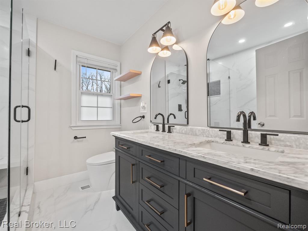 1909 Marie Circle, Bloomfield Hills, MI 48302 — Photo 11
