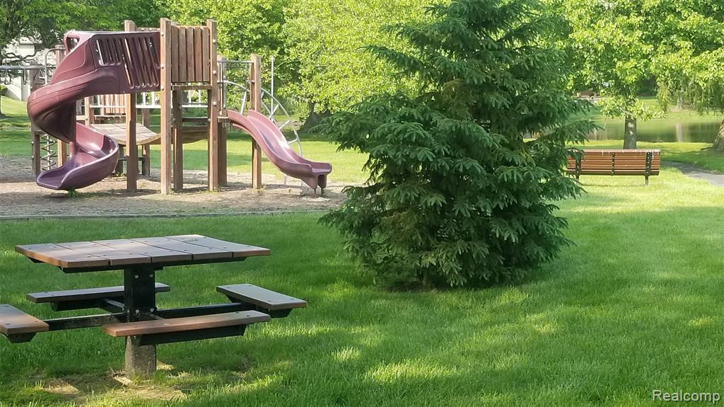 5396 Provincial Drive, Bloomfield Hills, MI 48302 — Photo 33