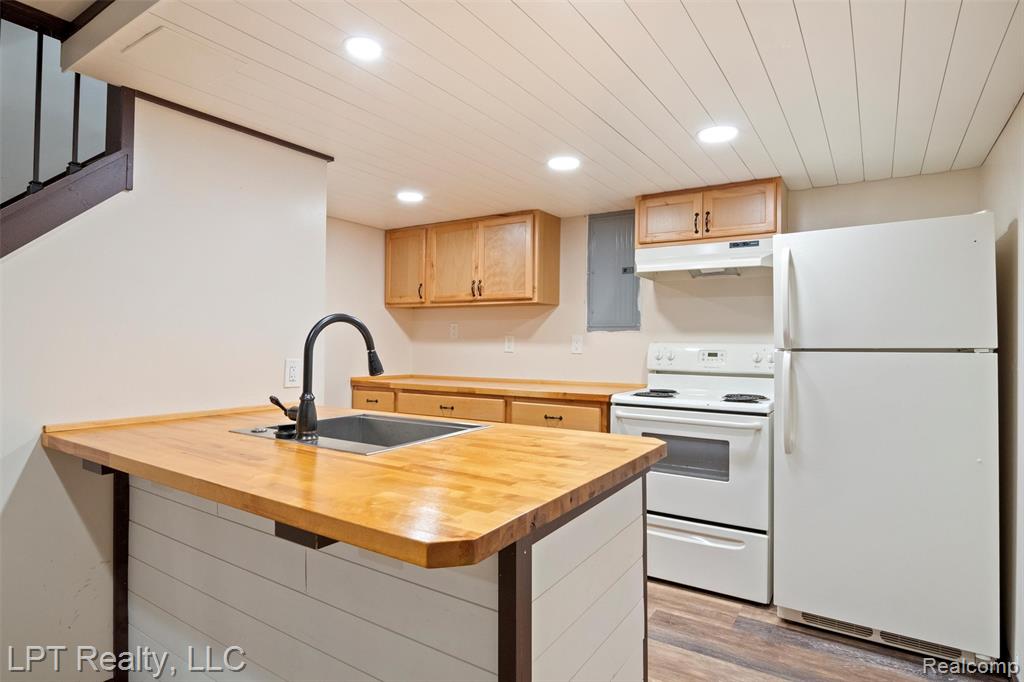 38201 Carolon Boulevard, 17B, Westland, MI — Photo 22
