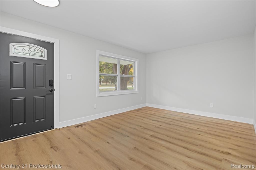 45466 Fairchild Road, Macomb, MI 48042 — Photo 8
