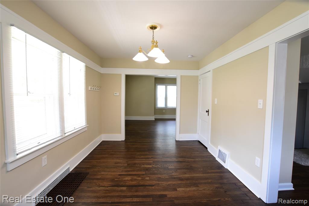 99 Chippewa Road, Pontiac, MI 48341 — Photo 10