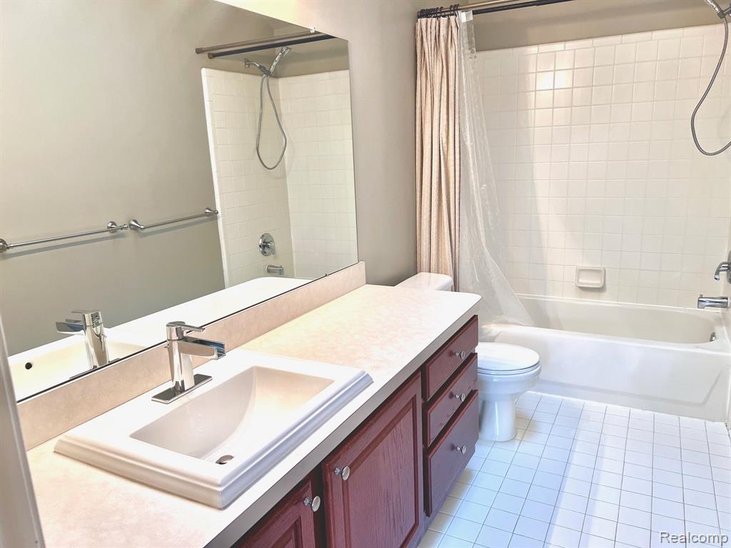 683 RIVER PARK VILLAGE Boulevard, Northville, MI 48167 — Photo 28