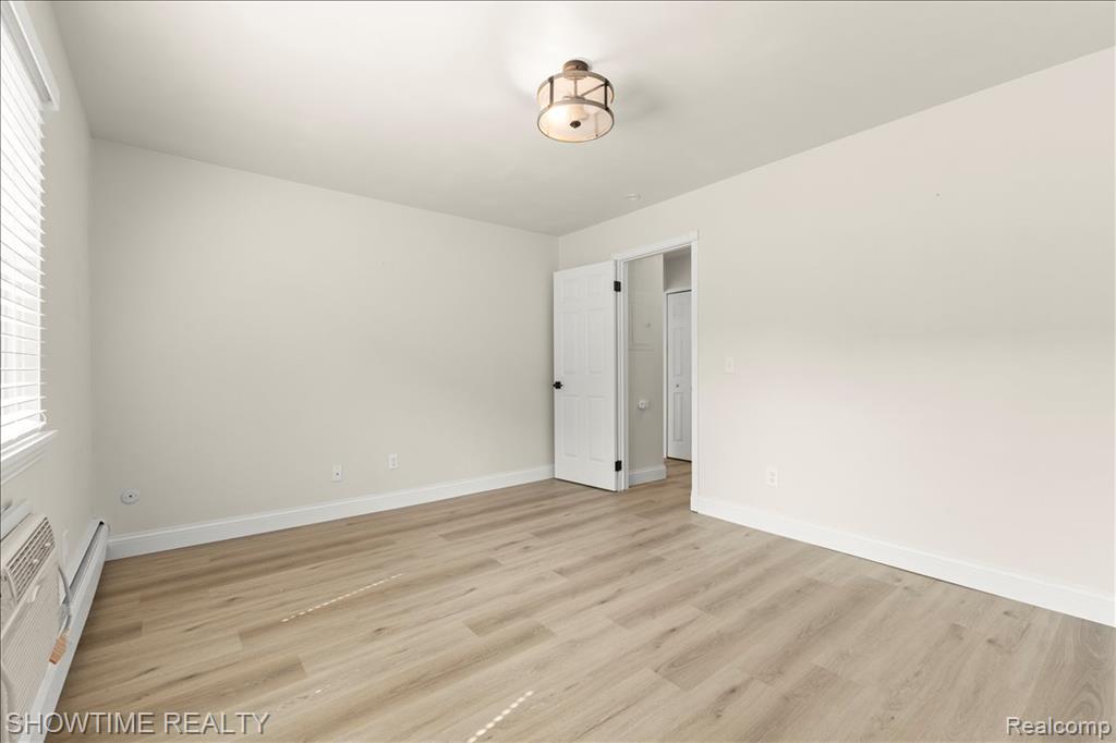 2425 Torquay Avenue, 101, Royal Oak, MI 48073 — Photo 20