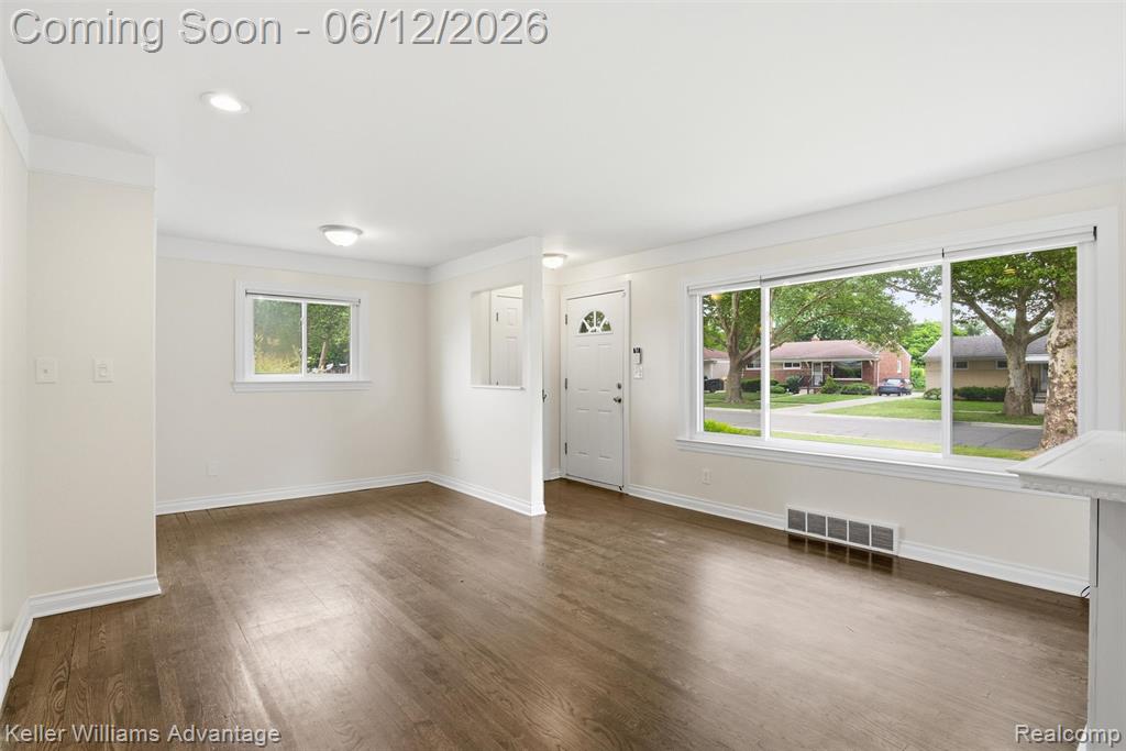 23111 Scotia Road, Oak Park, MI 48237 — Photo 8