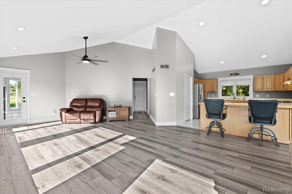 12002 Renfrew Court, Hartland, MI 48353 — Photo 13