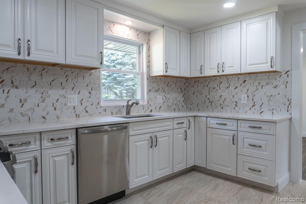 46236 SUNSET Street, Northville, MI 48167 — Photo 9