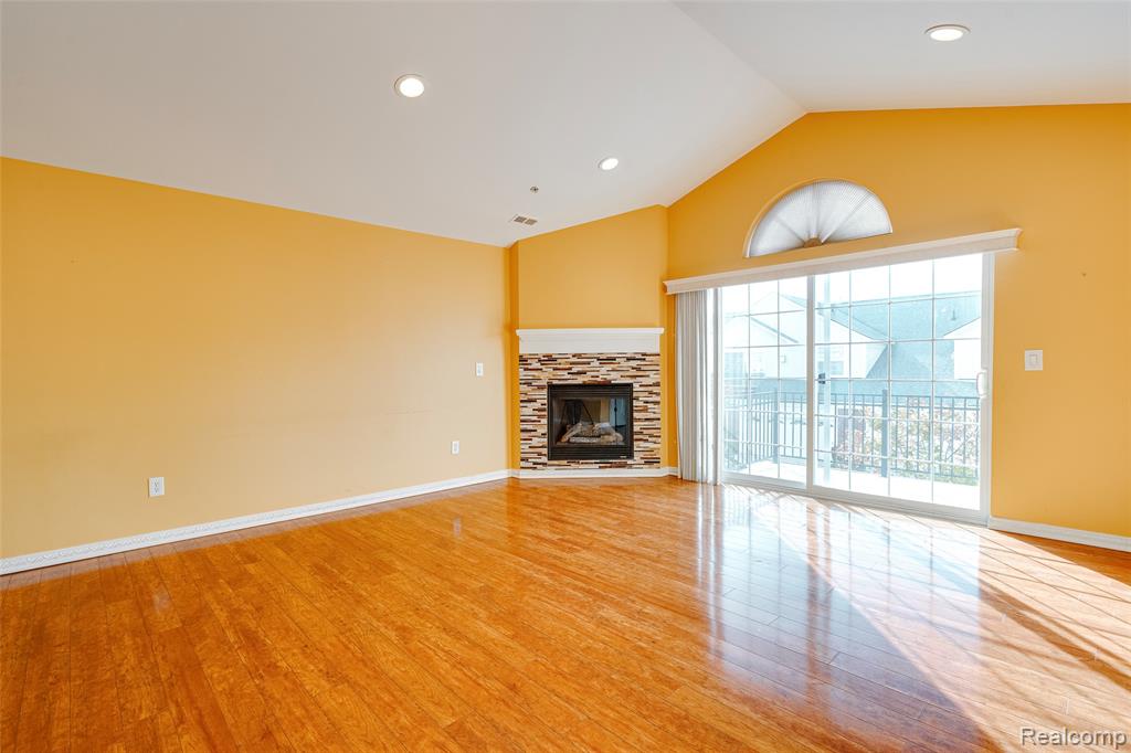 31204 Alexa Drive, Commerce Twp, MI 48390 — Photo 18