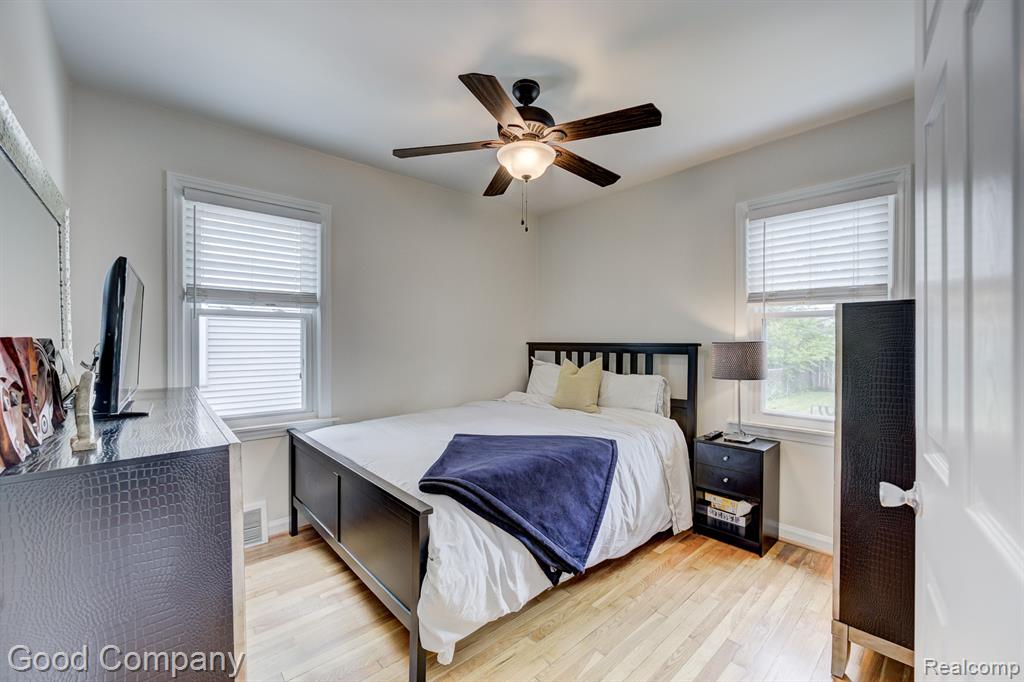 812 N Edgeworth Avenue, Royal Oak, MI 48067 — Photo 19