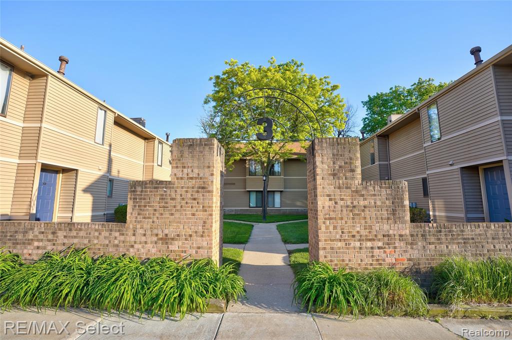 250 Briarcrest Drive - Photo 3