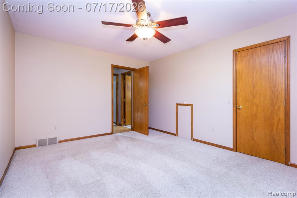 590 Saint John Street, Wyandotte, MI 48192 — Photo 15