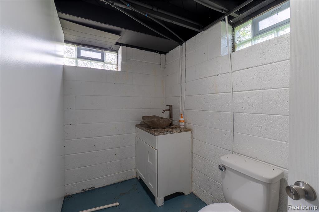 18445 Helen Street, Detroit, MI 48234 — Photo 19