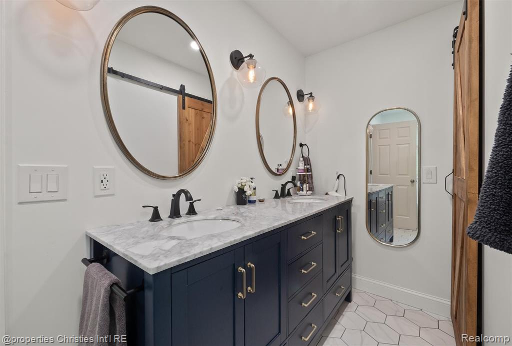 27087 Victoria Road, Novi, MI — Photo 21
