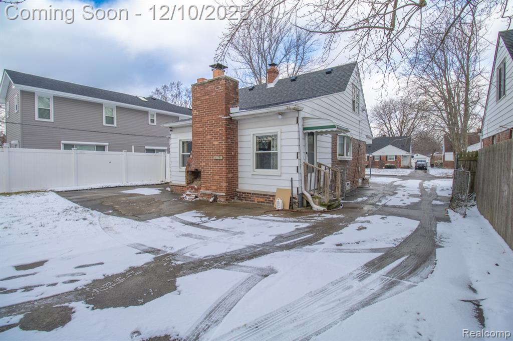 20000 Lancaster Street, Harper Woods, MI 48225 — Photo 35