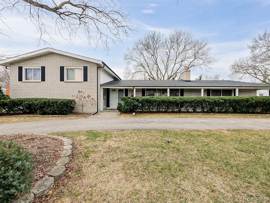 6775 Cedarbrook Drive, Bloomfield Hills, MI 48301 — Photo 34