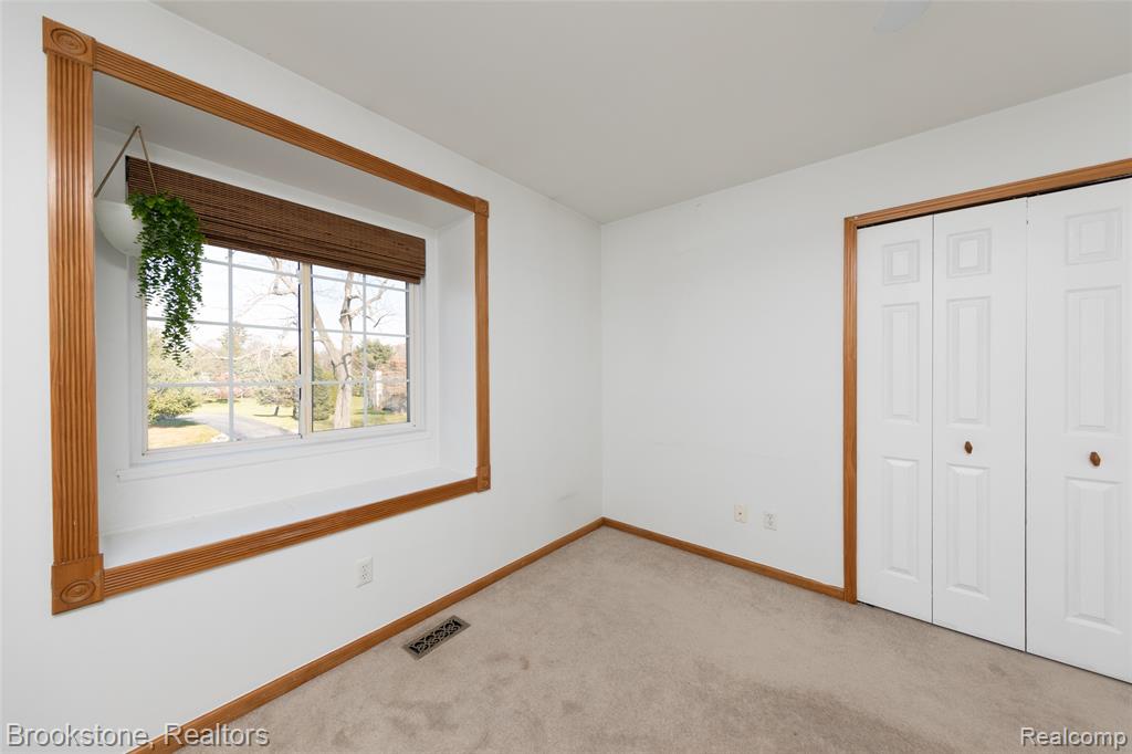 12567 BLUEBERRY Lane, Davisburg, MI 48350 — Photo 37