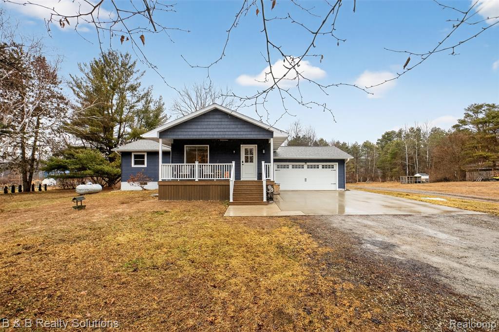 3280 Waltan Road, Vassar, MI 48768 — front exterior