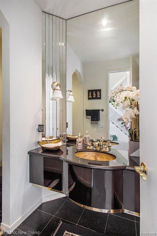5573 SILVER POND, West Bloomfield, MI — Photo 20