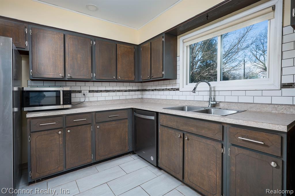 10496 Yale Road, Greenwood, MI 48006 — Photo 5