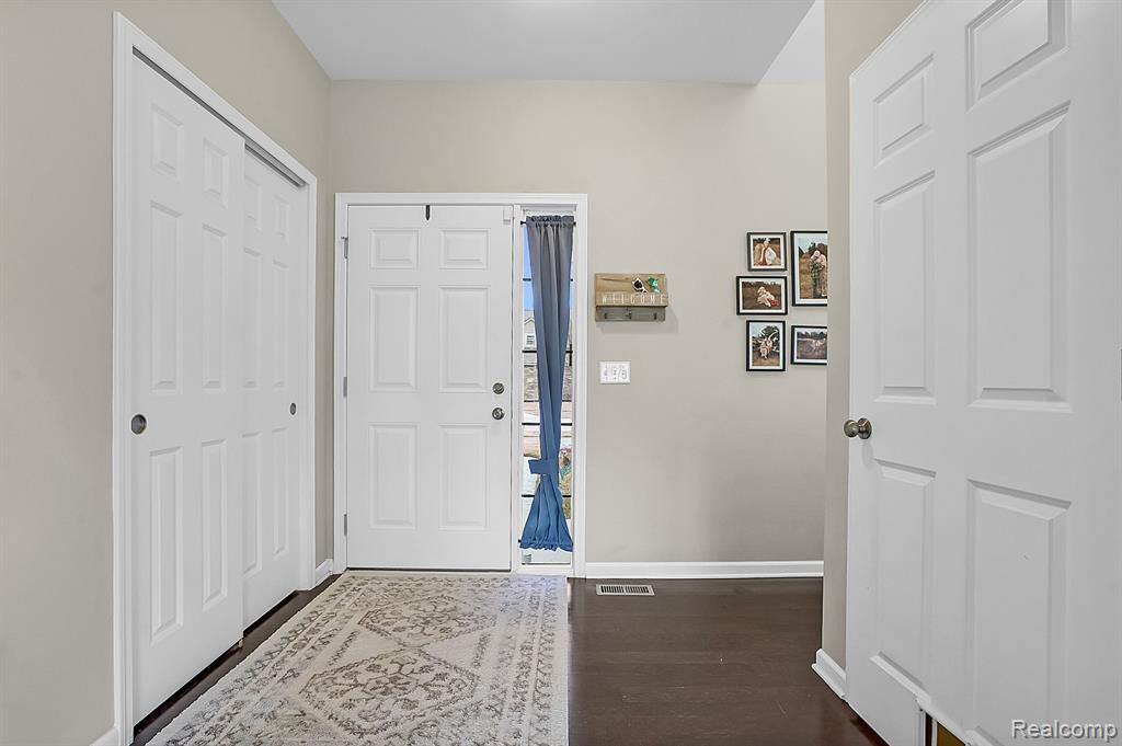 48115 STAPLETON Avenue, Macomb, MI 48042 — Photo 5