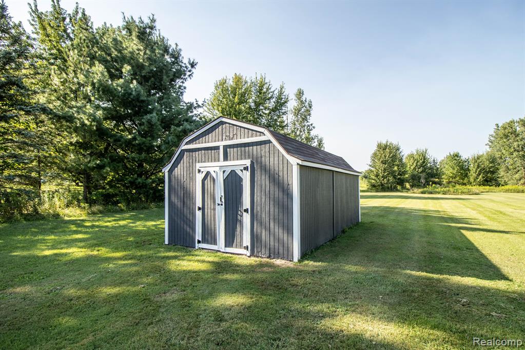 4585 Burt Road, Birch Run, MI 48415 — Photo 90