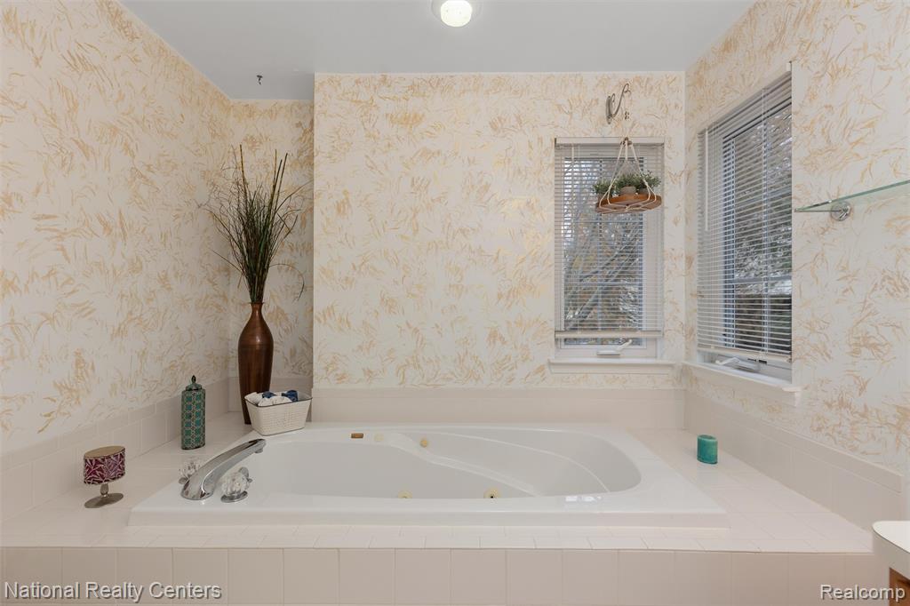 678 Joshua Drive, Highland, MI 48356 — Photo 20