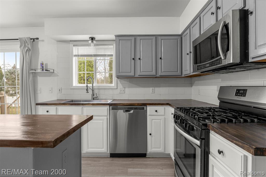 21717 Hildebrandt Drive, Flat Rock, MI 48134 — Photo 15