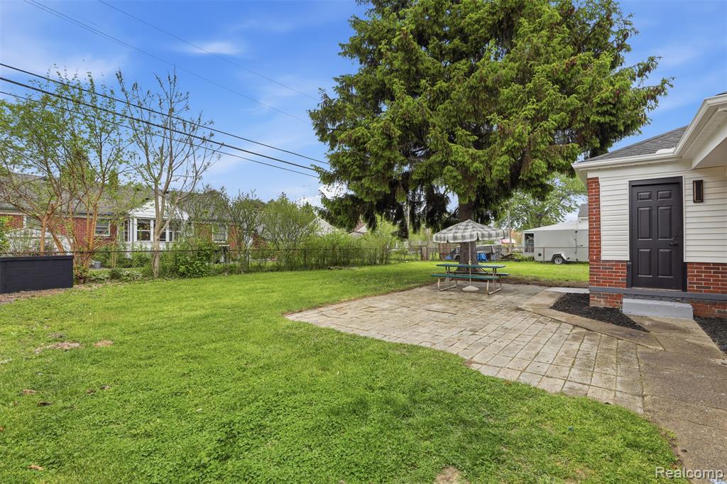 18001 Elizabeth Street, Roseville, MI 48066 — Photo 40