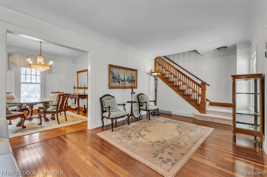 23009 Maple Avenue, Farmington, MI 48336 — Photo 10