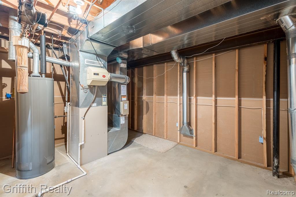 850 CALPERNIA, Wixom, MI 48393 — Photo 29