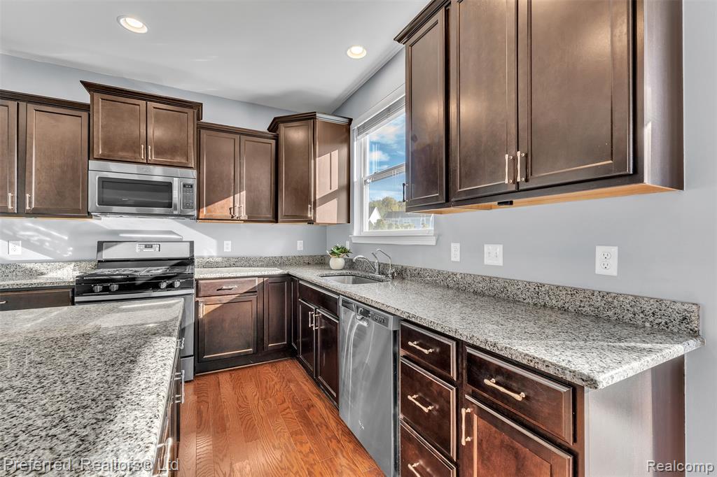 28430 Oakmonte Circle E, New Hudson, MI 48165 — Photo 28