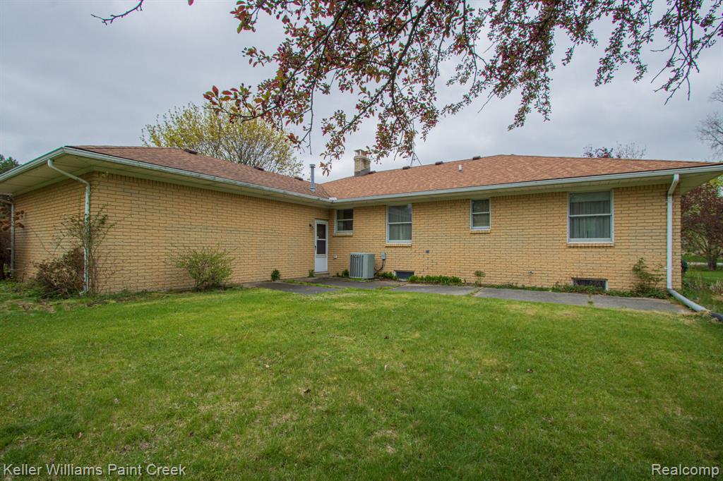 53330 SCHOENHERR Road, Shelby Twp, MI 48315 — Photo 28