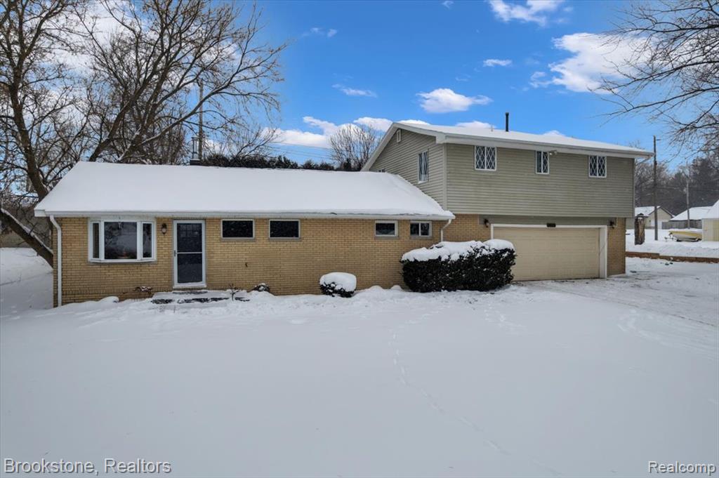 4785 Sylvanview Drive, Clarkston, MI 48348 — front exterior