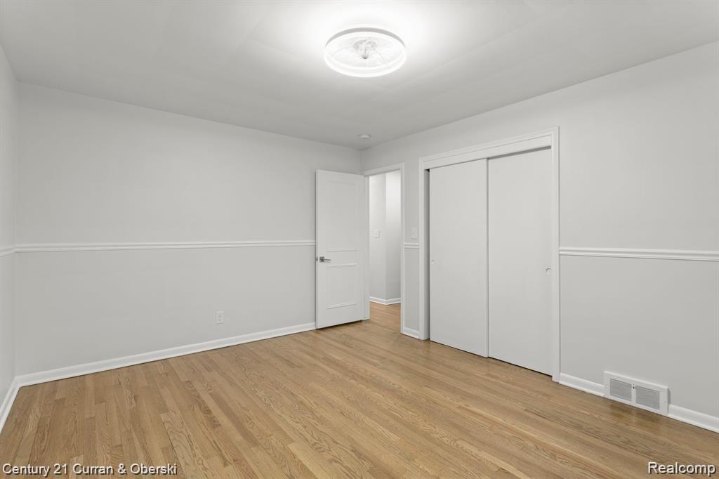 7296 KINGSBURY STREET, Dearborn Heights, MI 48127 — Photo 18