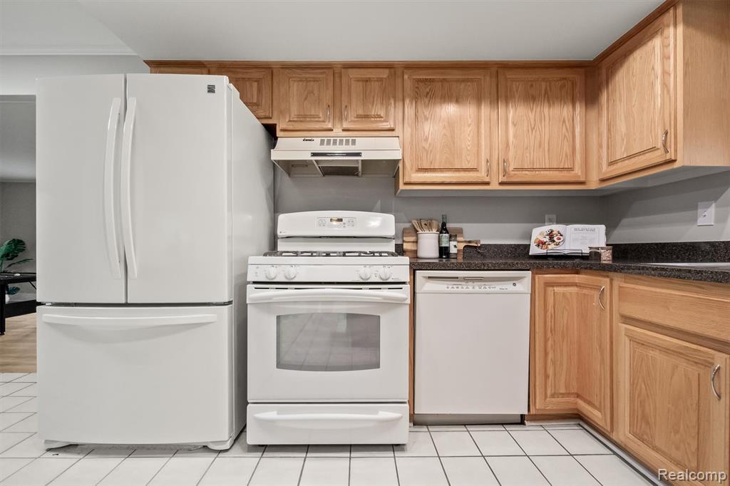 11326 Common Road, Warren, MI 48093 — Photo 18