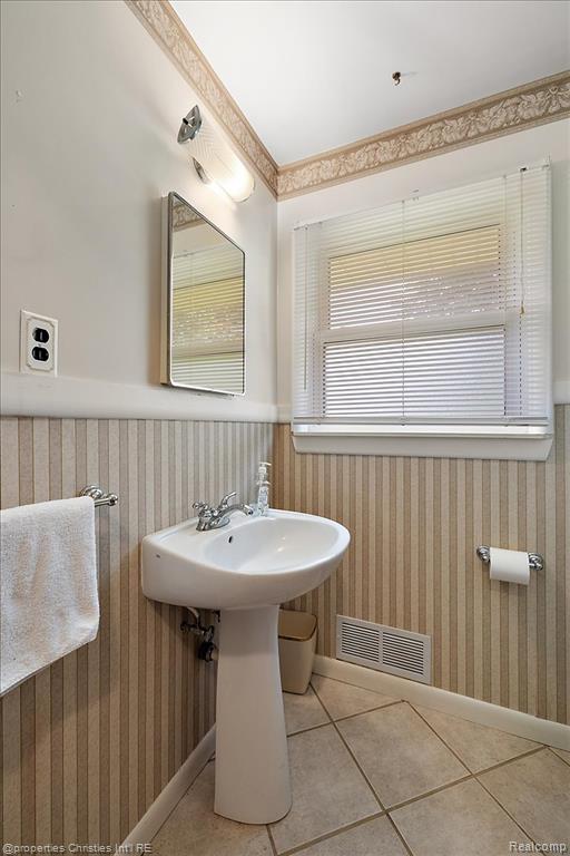 5252 Doherty Drive, West Bloomfield, MI 48323 — Photo 16