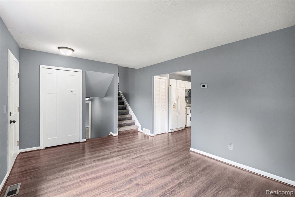 621 Vincent Street, Pinckney, MI 48169 — Photo 7