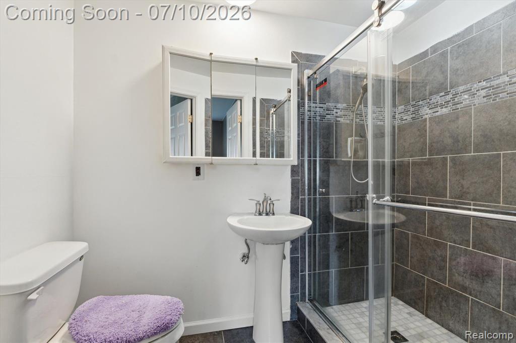 500 TROMBLEY Drive, Troy, MI 48083 — Photo 25