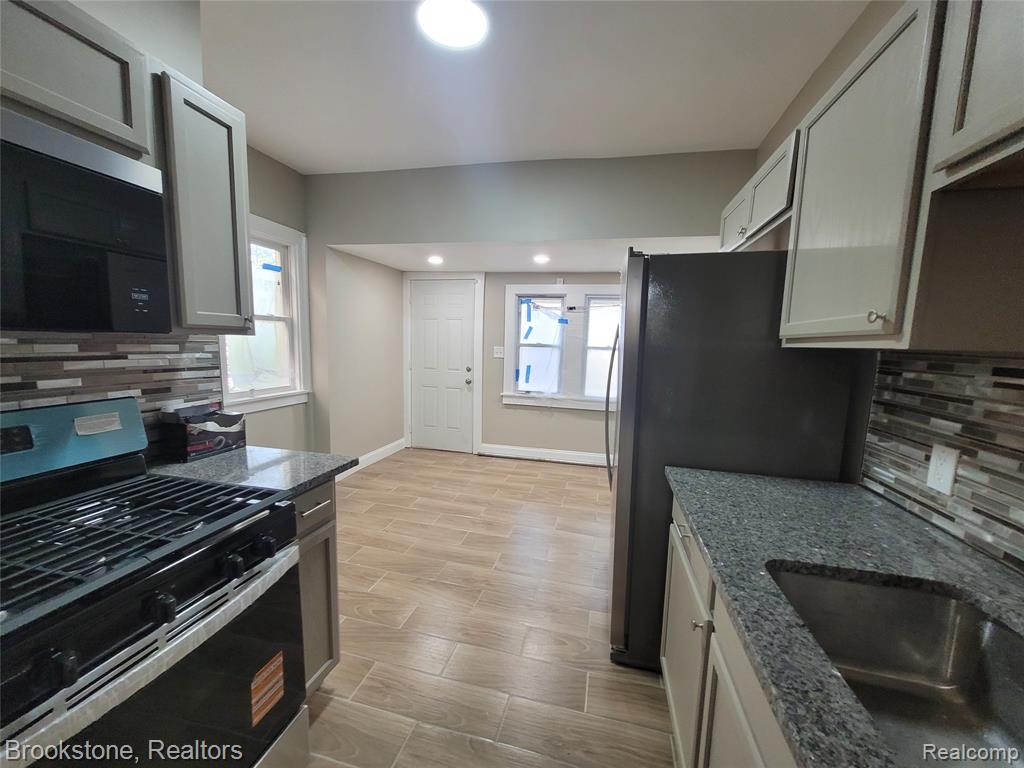 3241 Lawrence Street, Detroit, MI 48206 — Photo 7