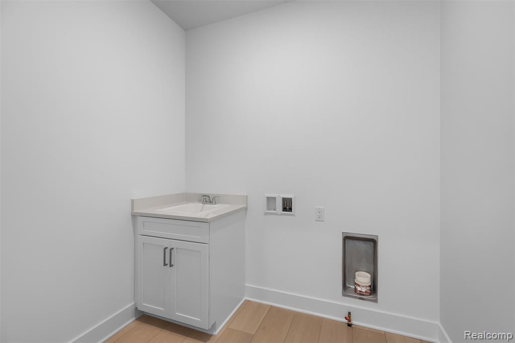5342 TRAIL VISTA Drive, West Bloomfield, MI 48323 — Photo 32