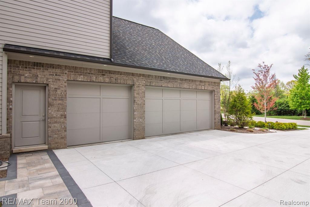 7313 BROOKSIDE VILLAGE, Bloomfield Hills, MI 48301 — Photo 11