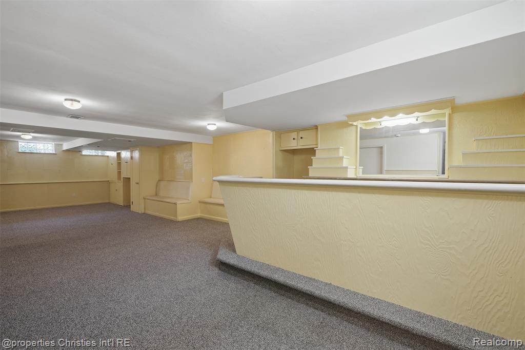 9001 Perrin Street, Livonia, MI 48150 — Photo 17