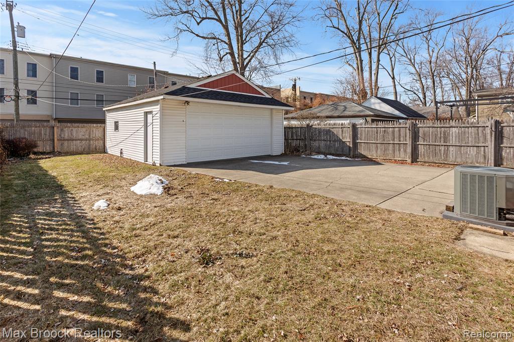 816 E 3rd Street, Royal Oak, MI 48067 — Photo 15