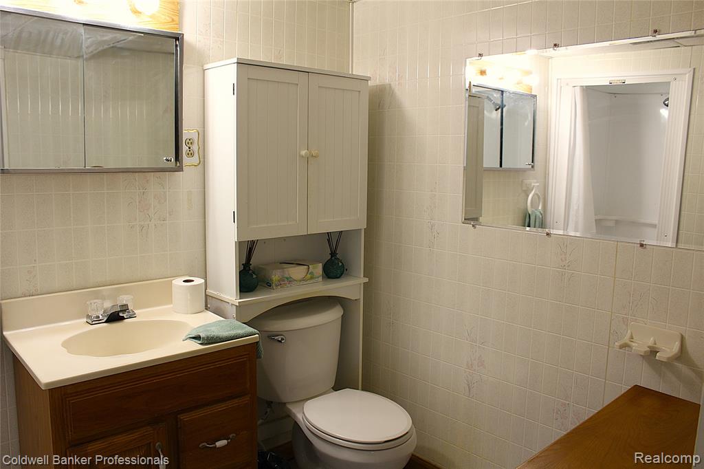 6564 Colonial Street, Dearborn Heights, MI 48127 — Photo 16