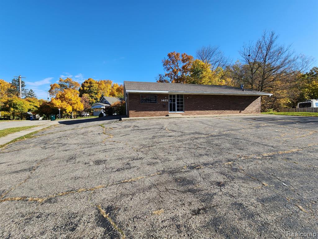 1405 E CESAR E CHAVEZ Avenue, Lansing, MI 48906