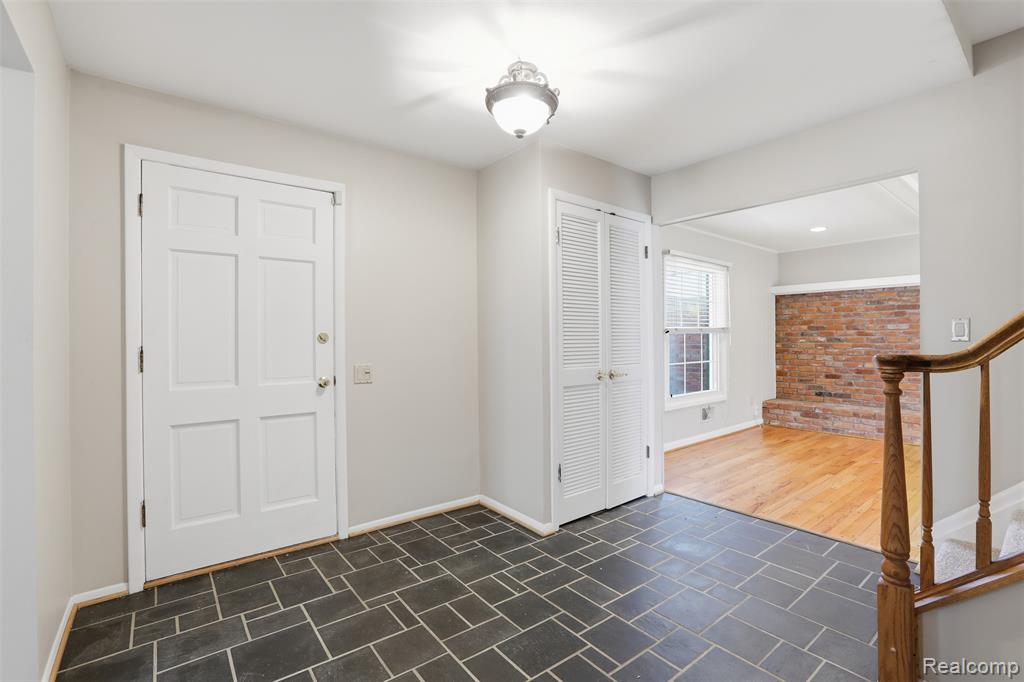 5972 Barnstable Court, West Bloomfield, MI — Photo 6