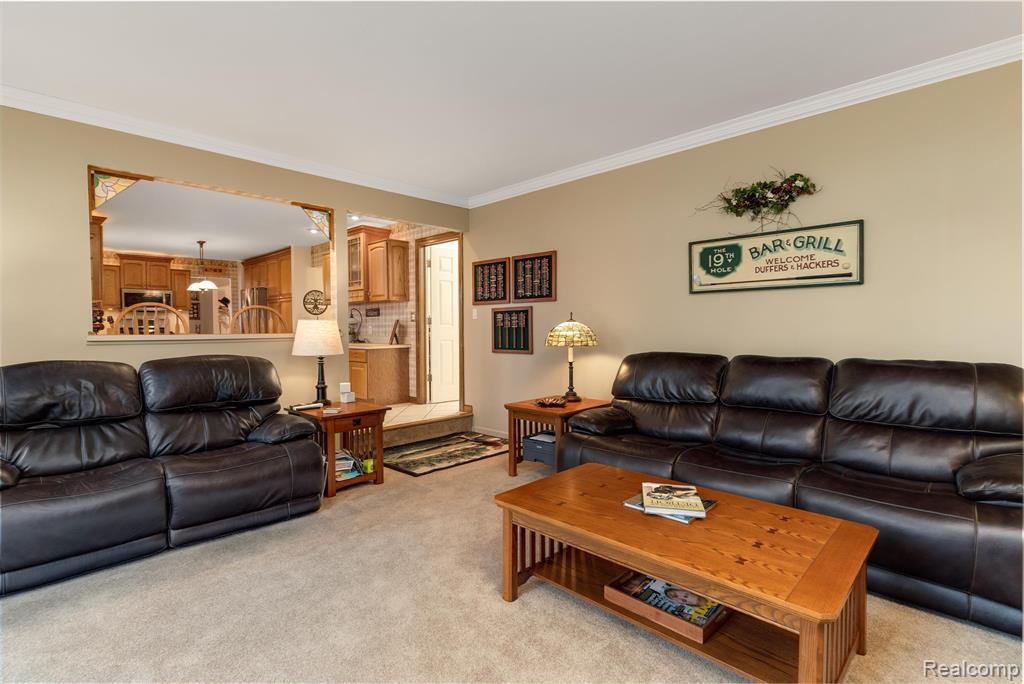 682 Heritage Lane S, Rochester Hills, MI 48309 — Photo 21