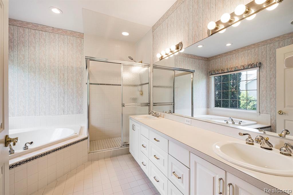 6161 Golfside Court, Grand Blanc, MI 48439 — Photo 20
