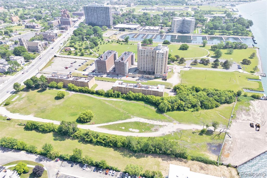 8200 E Jefferson Ave, 1610, Detroit, MI 48214 — Photo 77