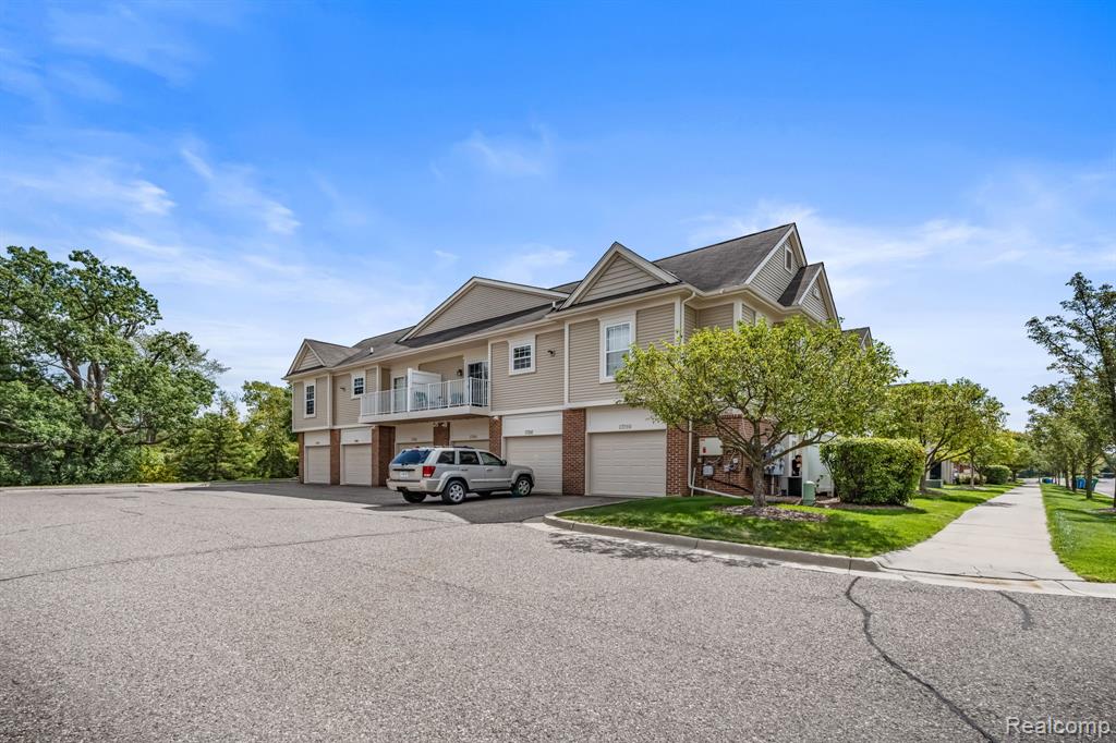 17200 Addington Drive, Commerce Twp, MI 48390 — Photo 28