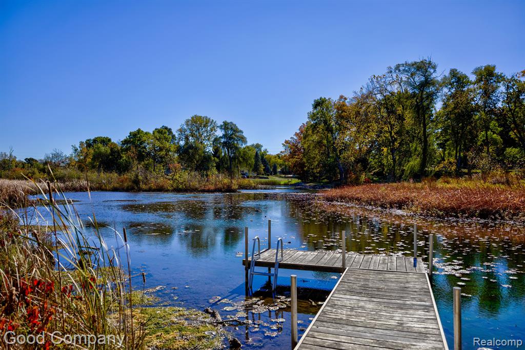907 RIVERSTONE Court, Milford, MI 48381 — Photo 77